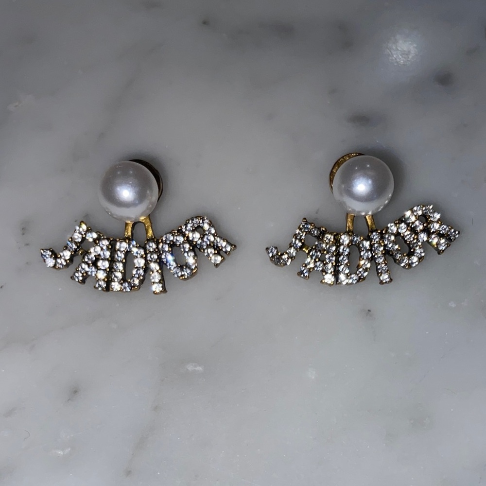 Elegant Pearl and Crystal Earrings